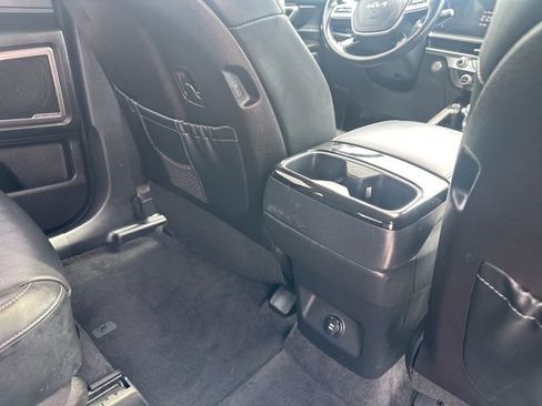 Used 2025 Kia Telluride S FWD image 14