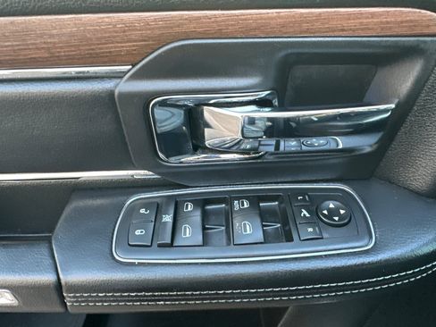 Used 2016 RAM 1500 Laramie image 11