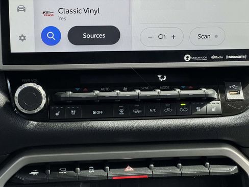 Used 2022 Toyota Tundra Limited image 5