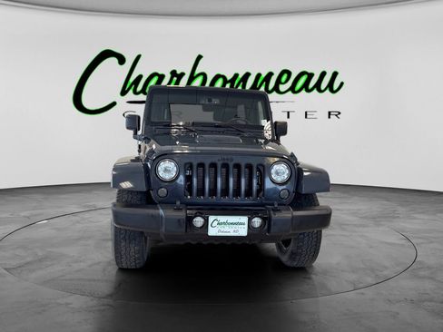 Used 2018 Jeep Wrangler Unlimited Sahara w/ Max Tow Package AWD/4WD image 8