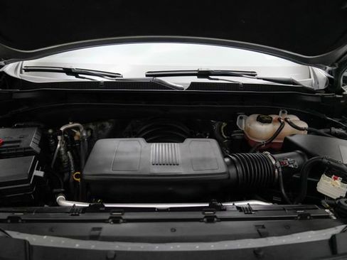 Used 2024 Chevrolet Suburban LT image 13