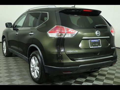 Used 2016 Nissan Rogue SV w/ SV Premium Package image 6