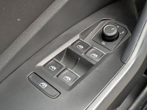 Used 2023 Volkswagen Jetta SE FWD image 24
