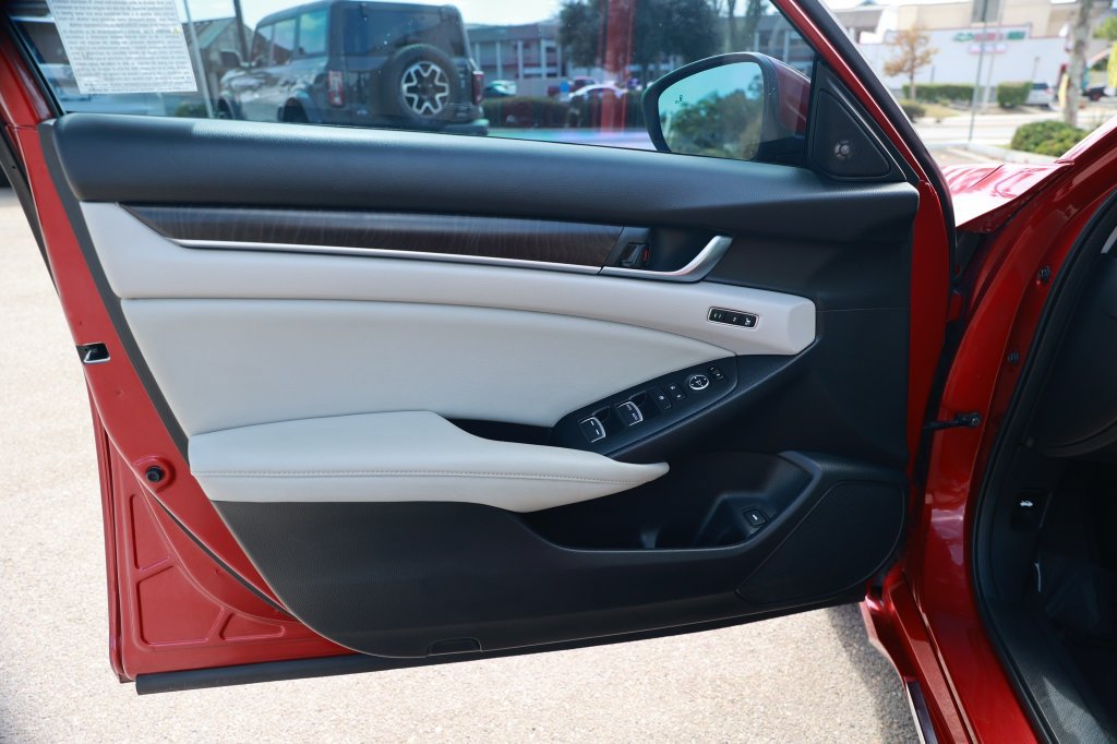 Used 2018 Honda Accord EX-L image 18