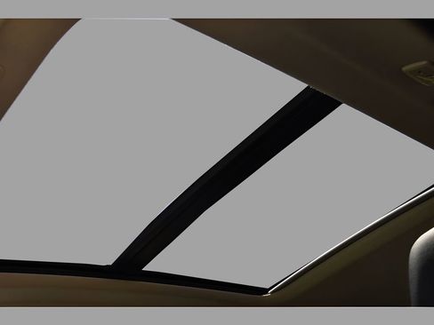 Certified 2025 Volvo XC40 B5 Plus w/ Protection Package Premier image 36