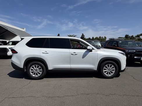 Certified 2025 Toyota Grand Highlander AWD image 2