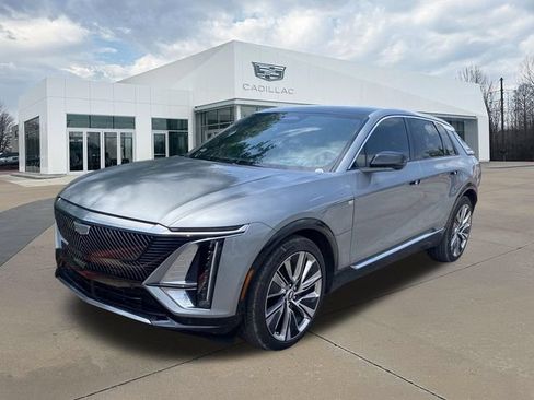 Certified 2026 Cadillac Lyriq Signature Luxury w/ Nappa Leather Package AWD/4WD image 11