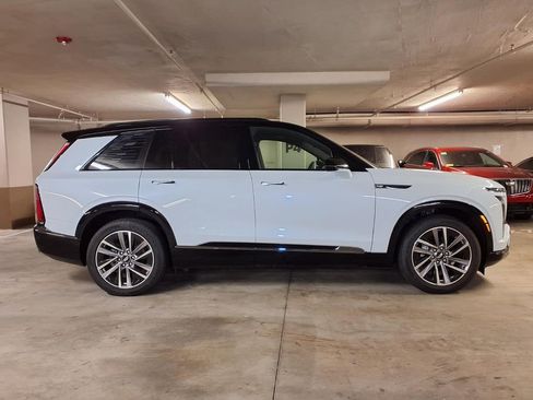 New 2026 Cadillac Vistiq Sport AWD/4WD image 4