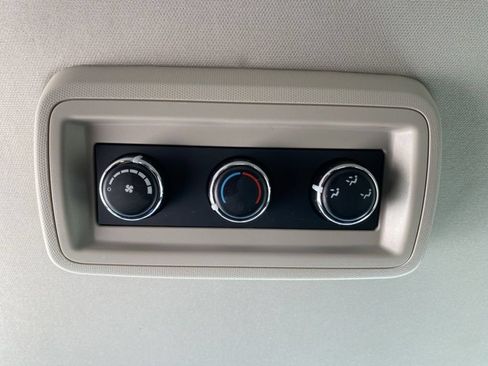 Used 2019 Dodge Grand Caravan SE FWD image 20