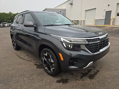 Certified 2024 Kia Seltos EX AWD/4WD image 3
