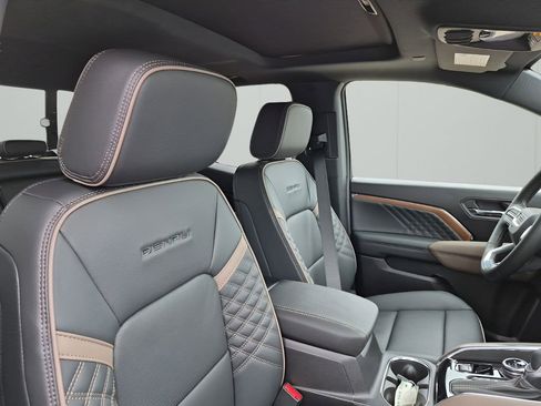 New 2026 GMC Canyon Denali image 15