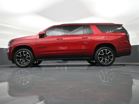 Used 2026 Chevrolet Suburban RST w/ Comfort Package image 26