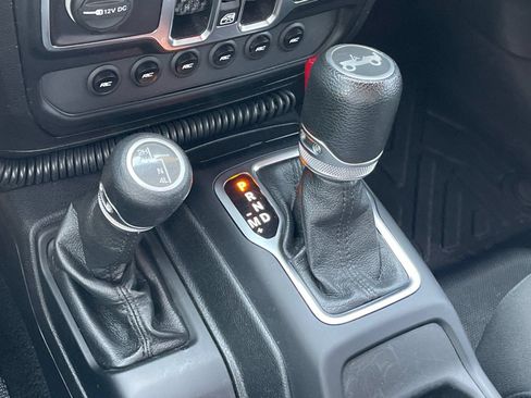 Used 2020 Jeep Wrangler Unlimited Sport S AWD/4WD image 23