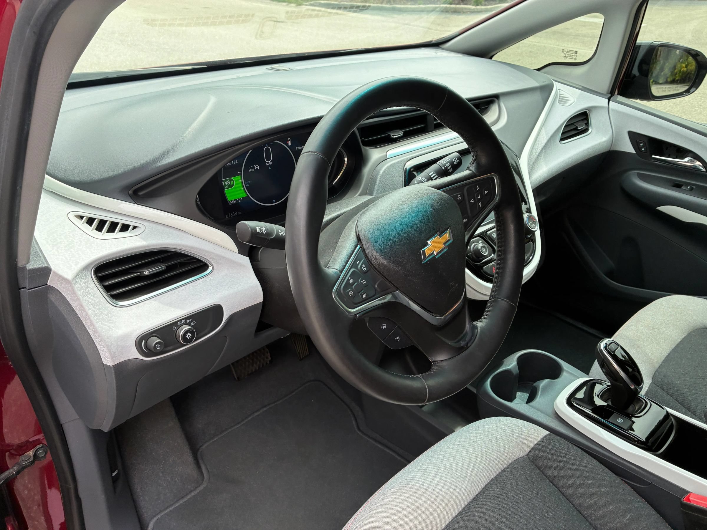 Used 2017 Chevrolet Bolt LT FWD image 16
