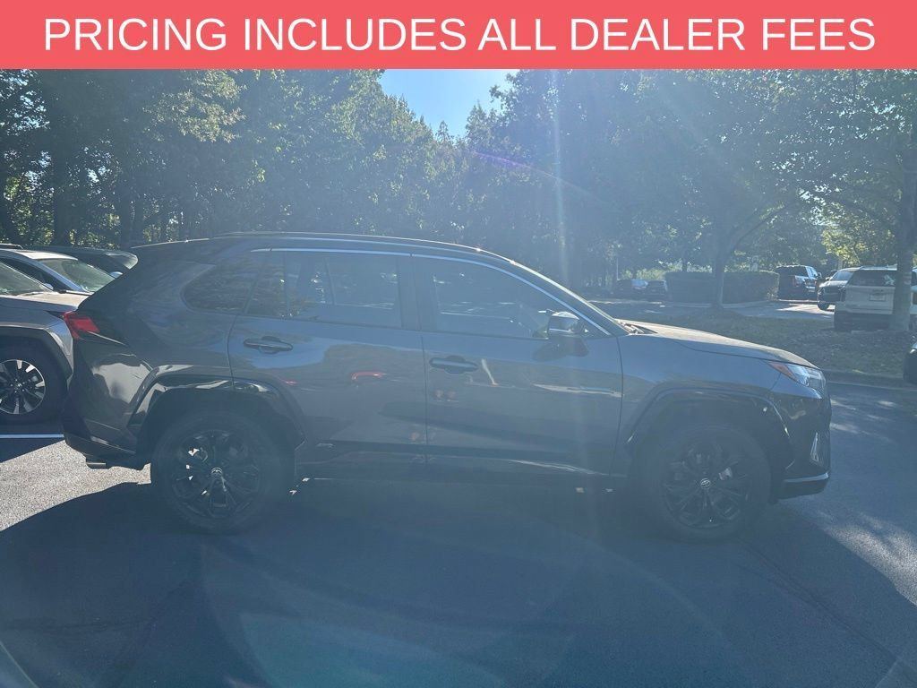 Used 2022 Toyota RAV4 XSE AWD/4WD image 19