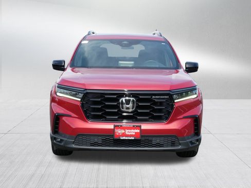 Used 2025 Honda Pilot Black Edition image 2