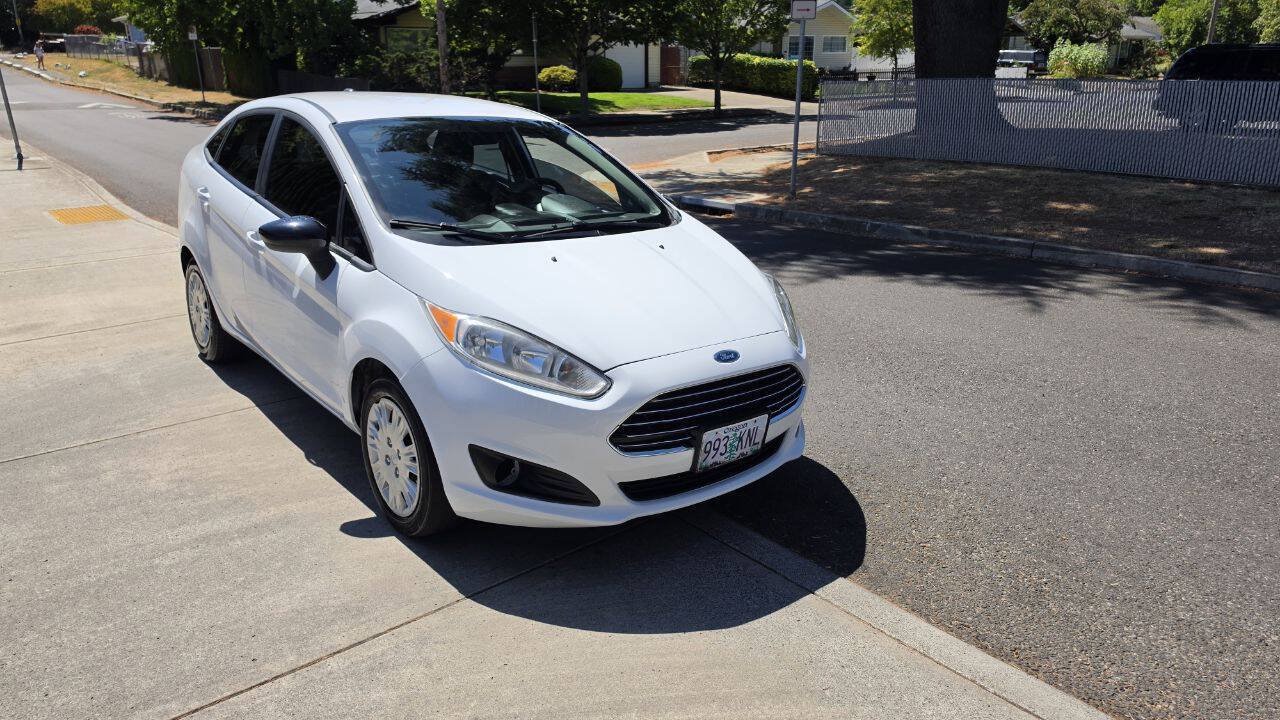 Used 2015 Ford Fiesta S FWD image 3
