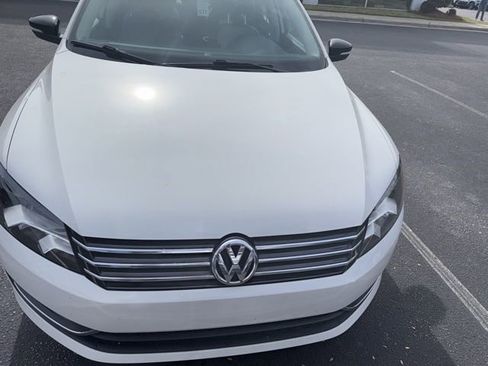 Used 2014 Volkswagen Passat 1.8T Sport image 10