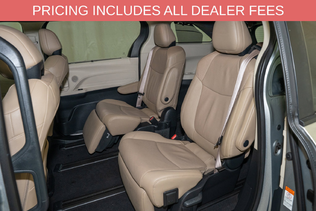 Used 2021 Toyota Sienna Limited FWD image 12