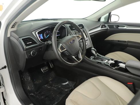 Used 2016 Ford Fusion Titanium image 13