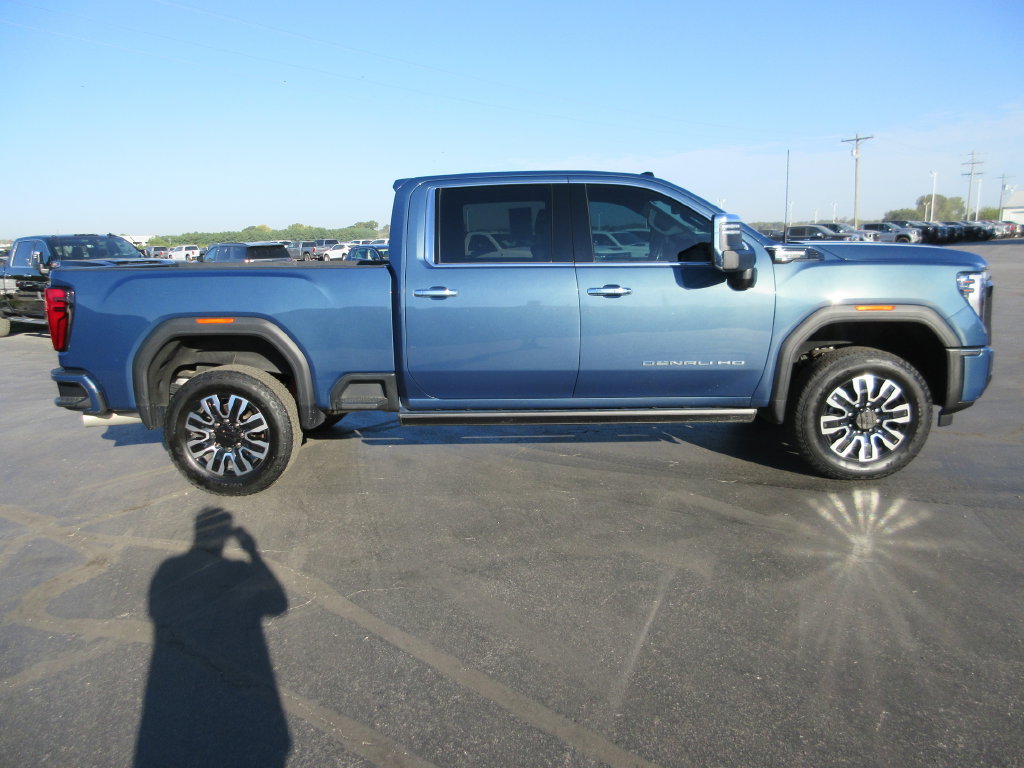 Certified 2024 GMC Sierra 2500 Denali Ultimate AWD/4WD image 5