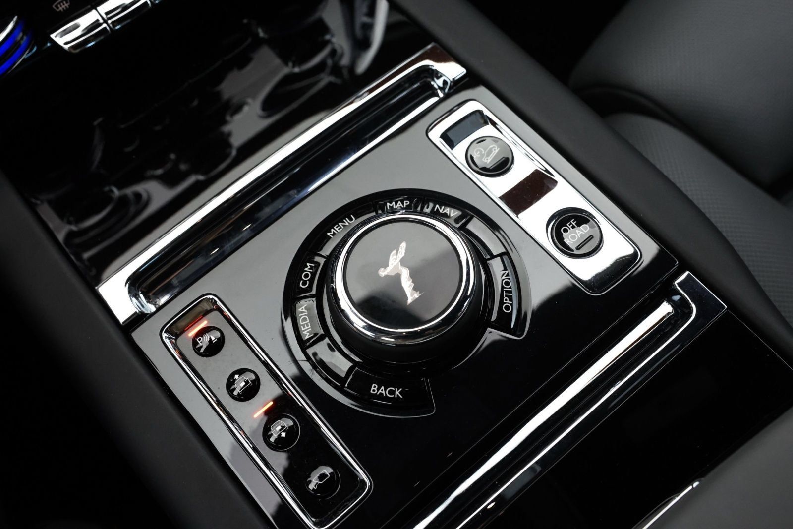 Certified 2023 Rolls-Royce Cullinan w/ Cullinan Package AWD/4WD image 24