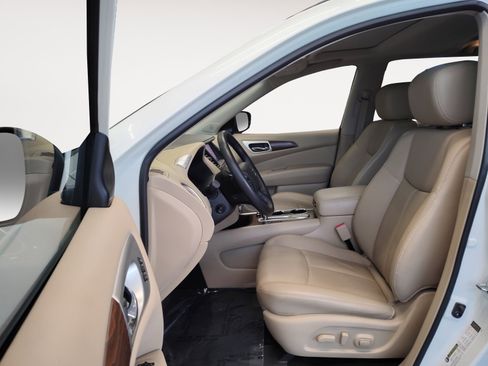 Used 2018 Nissan Pathfinder Platinum FWD image 26