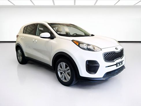 Used 2019 Kia Sportage LX FWD image 3
