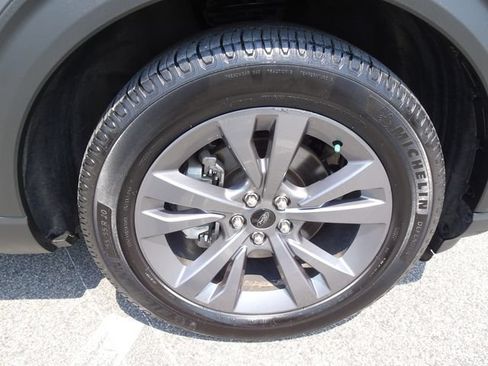 Used 2022 Ford Explorer XLT w/ Equipment Group 202A RWD image 32