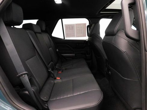 Used 2025 Toyota 4Runner TRD Off-Road Premium image 32