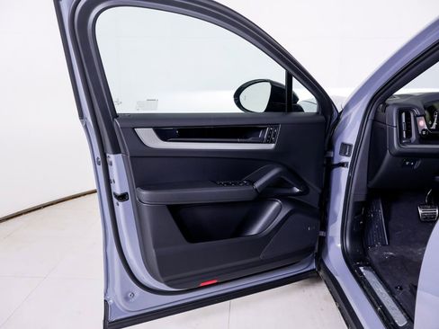 New 2026 Porsche Cayenne S image 27