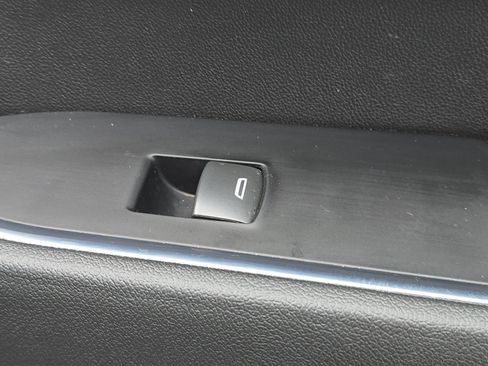 Used 2022 Chevrolet Silverado 1500 LT w/ Z71 Off-Road Package image 20