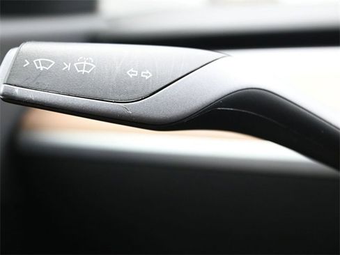 Used 2021 Tesla Model Y Long Range image 20