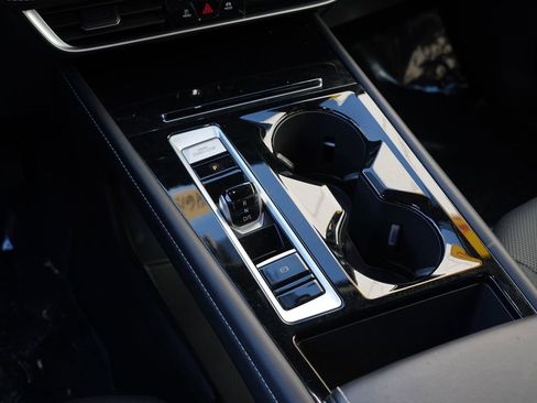 Used 2025 Volkswagen Atlas Cross Sport SE image 24