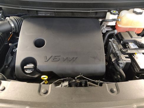 Used 2022 Chevrolet Traverse LS FWD image 30