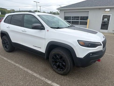 Used 2020 Jeep Cherokee Trailhawk w/ Cold Weather Group AWD/4WD image 7