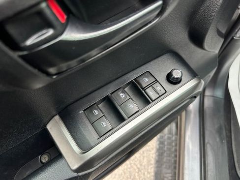 Used 2022 Toyota Tacoma SR5 RWD image 19