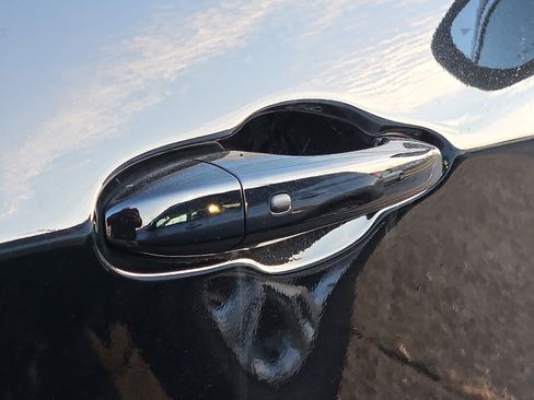 Used 2024 Jeep Compass Limited image 10