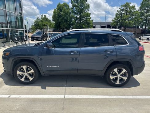 Used 2021 Jeep Cherokee Limited w/ Mopar Interior Package AWD/4WD image 8