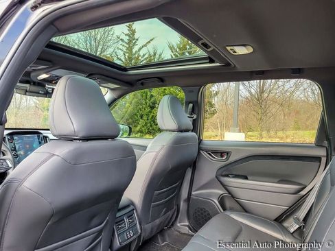 Used 2025 Subaru Forester Limited image 12