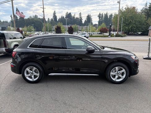 Used 2023 Audi Q5 2.0T Premium w/ Convenience Package AWD/4WD image 9