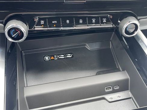 New 2025 Chevrolet Tahoe Premier image 14