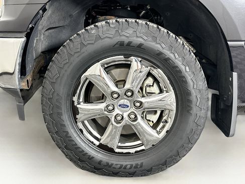 Used 2020 Ford F150 XLT w/ Equipment Group 302A Luxury AWD/4WD image 11