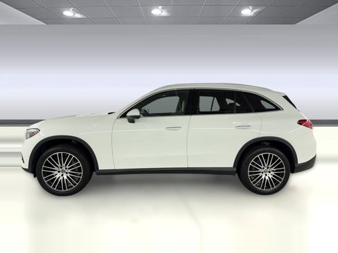 Certified 2023 Mercedes-Benz GLC 300 image 2