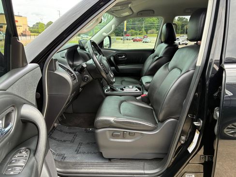 Used 2021 Nissan Armada SV w/ SV Appearance Package RWD image 12