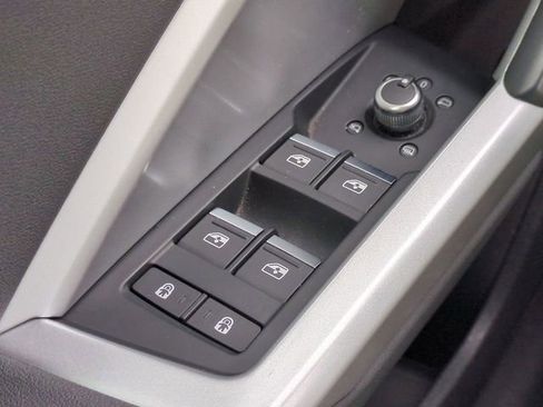 Used 2021 Audi Q3 2.0T Premium image 24