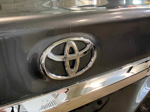 Used 2012 Toyota Corolla LE image 31