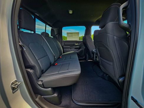 New 2026 RAM 1500 Express AWD/4WD image 32