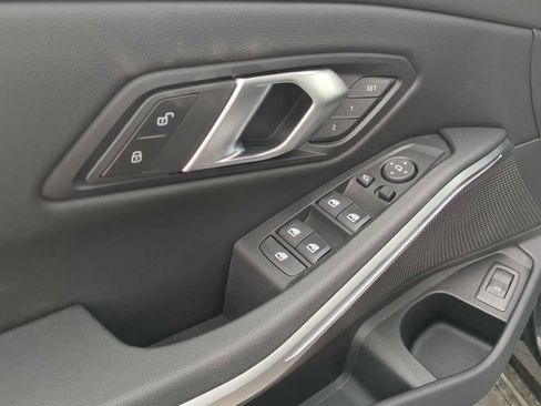 Used 2025 BMW 330i xDrive Sedan w/ Convenience Package image 18