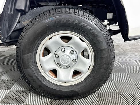 Used 2020 Toyota Tacoma SR RWD image 43